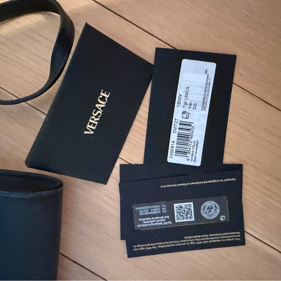 La Medusa small leather crossbody bag - Picture 4 of 6